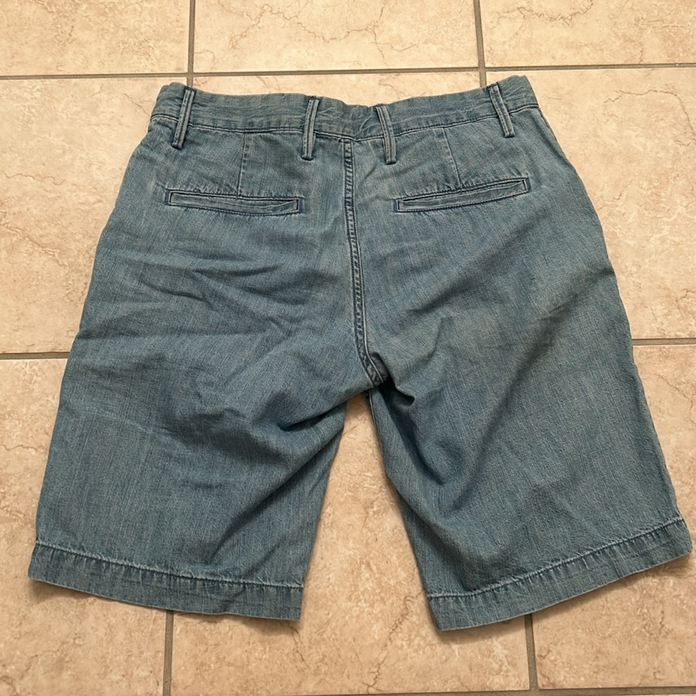 Gap jorts light wash 29 waist - Picture 3 of 3